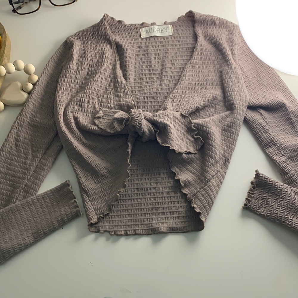 Isabelle’s cabinet tie front long sleeve
